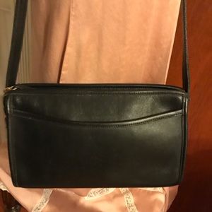 Vtg. Coach Taylor zip, 9944 bag. Great Condition.